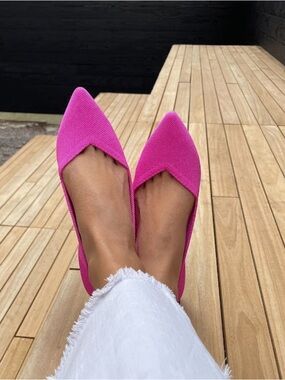 Rothy’s The Point II Knit Flats in Dragon Fruit Color New!